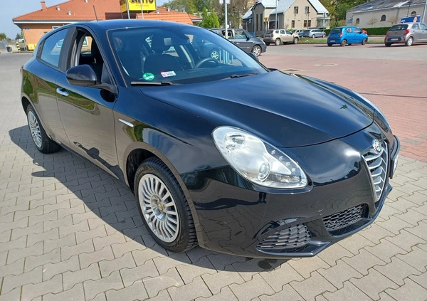 Alfa Romeo Giulietta cena 39900 przebieg: 127000, rok produkcji 2014 z Pakość małe 562